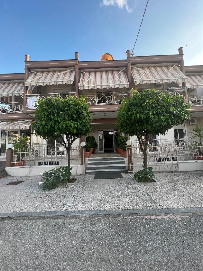 Vangelis Nea Vrasna Exterior photo